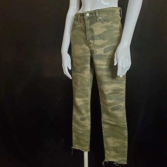 Lucky Brand Camo Bridgette Crop Jeans (0/25) - Picture 4 of 8